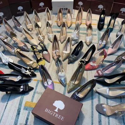 China Women Anti-slippery Pumps High Heels Shoes With Rhinestone Fashion Lady Wedding Shoes Thin Heel Pumps for sale