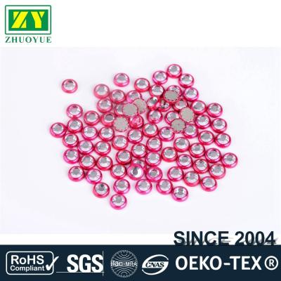 China El color rosado bordeó facetas del material 12 - 14 del vidrio/aleación de los diamantes artificiales en venta