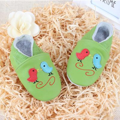 China 2021 new daily life fashion leather baby shoes baby moccasin genuine leather shoes for sale