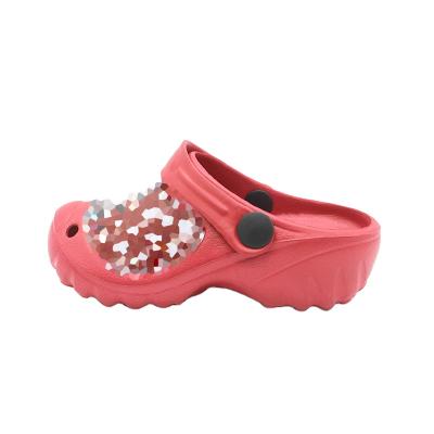 China Summer Kids Girls Breathable Red Anti-skid Sandals Clog Shoes for sale