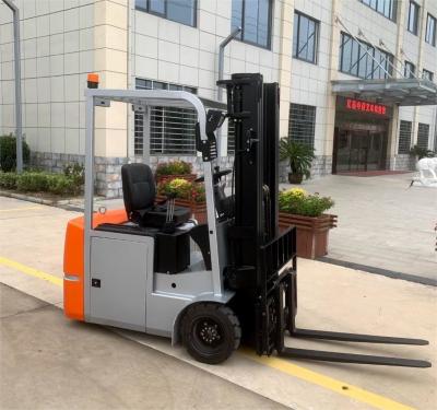 China Materialenbehandelingsapparatuur 1t/1,5t/2t driewielers volledig elektrische vorkheftruck Te koop