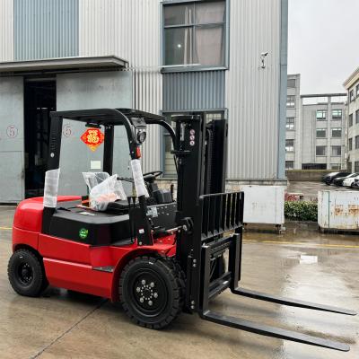 Cina 2 t 2000 kg 8000 mm 4 ruote Agricoltura Diesel Forklift stacker con cambio laterale CE approvato Lift 6000 mm in vendita