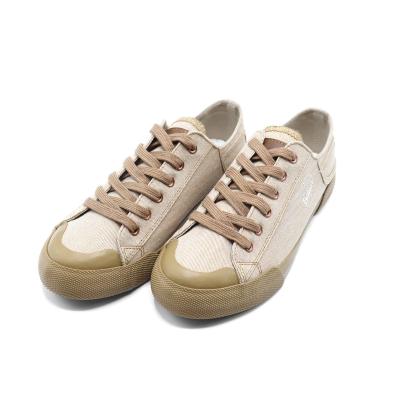 China Wholesale fashion trend factory price canvas shoes comfortable flat casual shoes shape classic color shoes for sale