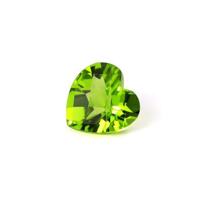 China CS Gems of Birefringence and Pleochroism Wholesale Beautiful High Grade Durable High Grade Gemstone Heart Green Peridot Stone for sale