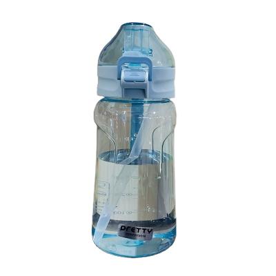 China Factory direct fashion sustainable summer portable plastic water bottle with straw for sale