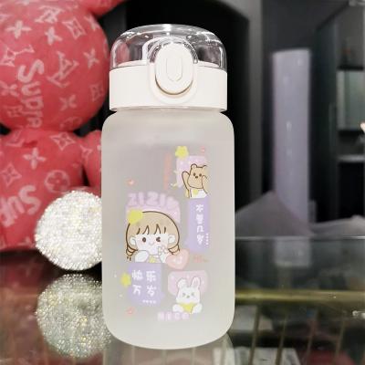 China CREATIVE Summer Female Mug With Bouncing Straw Type INS Heart Girl Lovely Student Portable Glass Simple Wind Straw Mug for sale