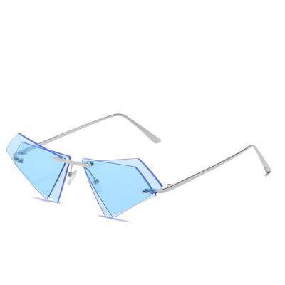 China Luxury Double Glasses Personality Sunglasses Triangle Sun Glasses Fashion Anti Fun Sun Glasses Trendy Men Irregular Rimless Glass for sale