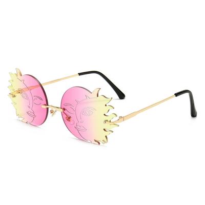 China Moon 2021 Polygonal Funny Women Sunglasses Fashion Designer New Style Internet Celebrity Rimless Shooting Street Smiley Lady Sunglasses for sale