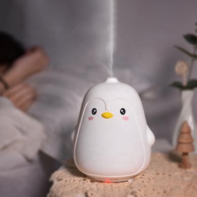 China Morden Top Selling Products Cute Portable Mini Penguin Humidifier Aromatherapy Diffuser With Colorful Light for sale