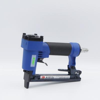 China 10J-serie 20 Gauge 13mm Air Stapler/Staple Gun/Nail Gun SL-1013J Pneumatische brede kroon Te koop