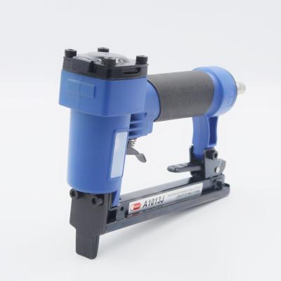 China 10j-serie pneumatische breedkransstapelers 20 Gauge 1013j Air Stapler/Staple Gun/Nail Gun Te koop