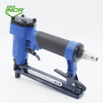 China 22 calibre Fine Crown Air Pneumatic Staple Gun Air Stapler 7116 para la decoración de muebles en venta