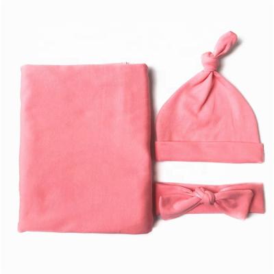 China WARM 100% Cotton Tank Top Baby Wrap Set Baby Blanket Solid Color Wrap Wrap With Tied Headband And Hat for sale