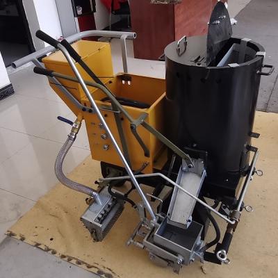 China Trabajo empujando máquina de marcado de línea de carretera termoplástica 100L con dispensador en venta