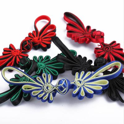 China Double Colors Traditional Chinese Chrysanthemum Dry Cleaning Handmade Clothing Button for sale