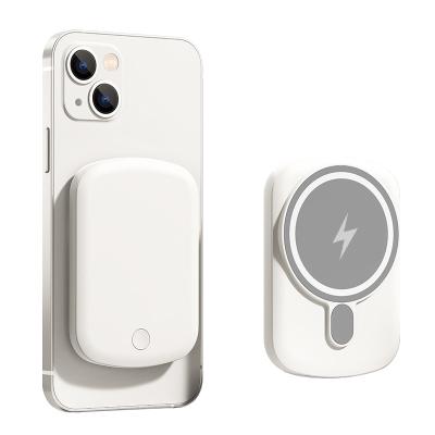 China Mini Portable Wireless Charger For Power Bank 10000mAh New Fast Charging Support 2022 New Magnetic Hot Selling iPhone 13 Type C for sale