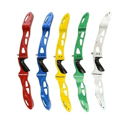 Cina CNC Machining OEM Custom Aluminum ILF Archery Bow Handle Recurve Bow Riser in vendita