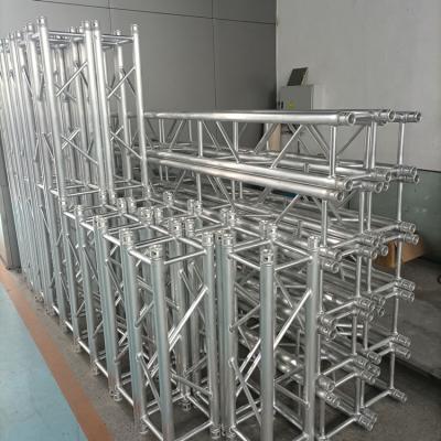 China Aluminum Truss, Step Truss, Lighting Truss, Spindle Truss 300*300mm Whtr-36 for sale