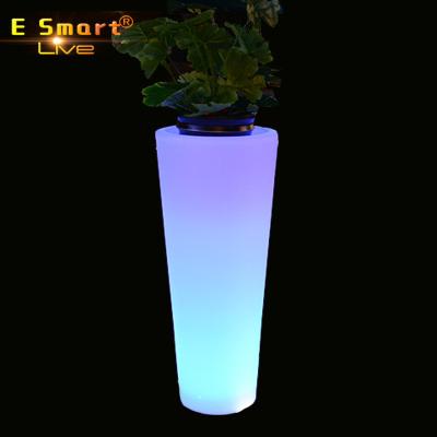 China Plastic Led Light Large Garden Pots Lit Outdoor Flower Pots for sale