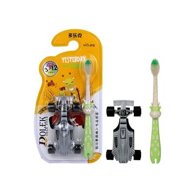 China Disposable Giraffe Children's Toothbrush Cornstarch Soft Handle Bristles Kids Toothbrush for sale