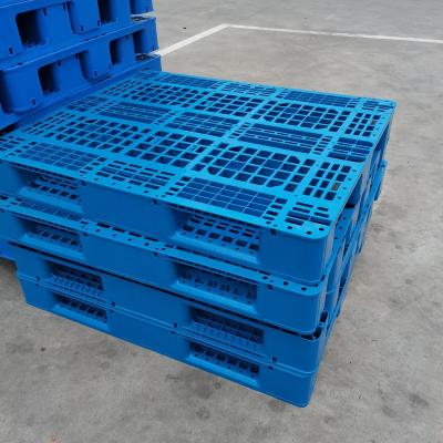 China Single Sided 3 Runners Pallet 1200*1000 Heavy Duty Custom Anti-Slip HDPE 8 Steel Tubes Racking Plastic Pallets for sale