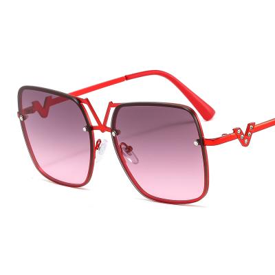 China 2022 Fashion Letter Sunglasses New High Quality Square Frame Sunglasses Alloy Retro Hot Selling One-Piece Men And Women Polarized Cheap for sale