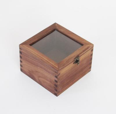 China Wooden Compartment Handmade Environmental Jewelry Storage Box Finish Essential Oil Packaging Box Retro Customized for sale