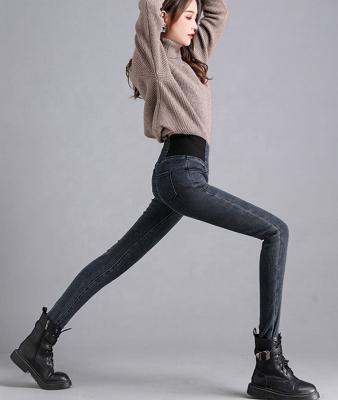 China FASHION STREET WEAR GIRL COTTON BREATHABLE DENIM MINI STRETCHED HOLES JEANS WOMEN PENCIL TOE LIFT JEANS for sale