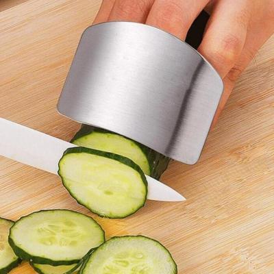 China Kitchen Stainless Steel Cutter Hand Stocked Vegetable Guard Knife Finger Protector for sale