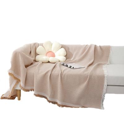 China Solid Color Sofa Blanket Amazon Popular Outing Simple Folded Romantic Camping Blanket Woven Blanket for sale