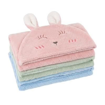 China Viable Infant Wrap Newborn Baby Bath Towel Kids Baby Yoda Hooded Towel Covering Towel for sale