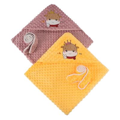 China PORTABLE Cotton Surface Baby Wraps Warm Blankets Cover Minky Dot Hooded Christmas Baby Poncho Sale for sale