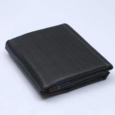 Chine 90g 100g 200g 250g Polypropylène barrière de lutte contre les mauvaises herbes tapis de lutte contre les mauvaises herbes noir en rouleau à vendre