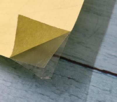 China Resistente a altas temperaturas Adesivo a óleo de dois lados Papel de fundo amarelo Transparente PVC Filme adesivo de dois lados à venda