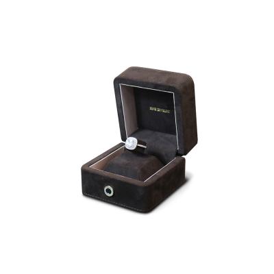 China 2022 latest design wooden jewelry box handmade with custom logo for ring necklace for sale