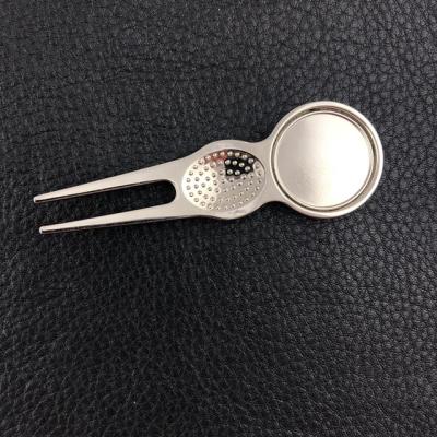 China Golf Empty Accessories Wholesale Luxury Bulk Magnetic Empty Metal Golf Ball Marker Repair Clod Tool for sale