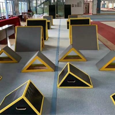 China Equipo de acondicionamiento físico para niños Entrenamiento de equilibrio con deflector de madera negro y amarillo en venta