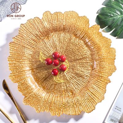 China Dinner Dining New Viable Wholesale Cheap Restaurant Decoration Decorative Wedding Mounted Black Silver Gold PVC Charger Plastic Dishes for sale