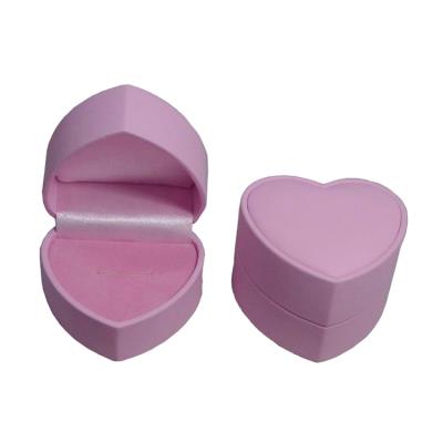 China Factory Price Heart Shape Small Generous Elegant Velvet Jewelry Ring Box for sale