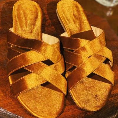 China Fashion Trend Hoslasen Shoe Factory Logo And Design Custom Gold Velvet Through The Straps Sexy Flat Slipper Sandal Slipper Shoes for sale