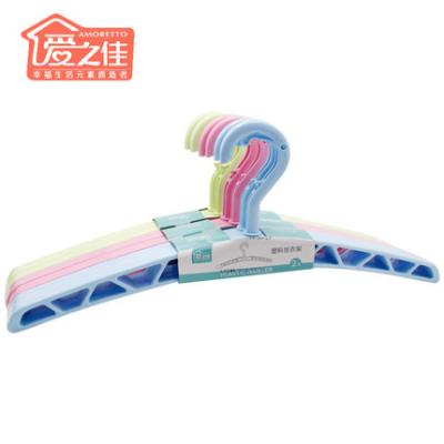 China Chinese factory wholesale flexible plastic hanger for daily used clothes kids and children for sale