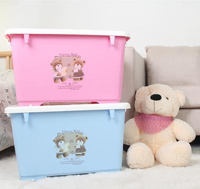 China Large 80 liter flat plastic storage box viable plastic storage box toy chest with wheels for sale