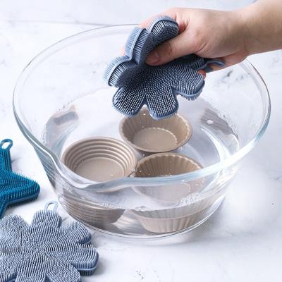 China 2022 Sustainable Walmart Kitchen Accessories Cleaning Tools Silicone Dish Brush For Kitchen Soap Silicone Kitchen Brush for sale