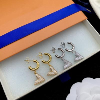 China Brands beautiful letter v rhinestones women designer famous popular lu earrings luxury CLASSIC replicac earrings for sale