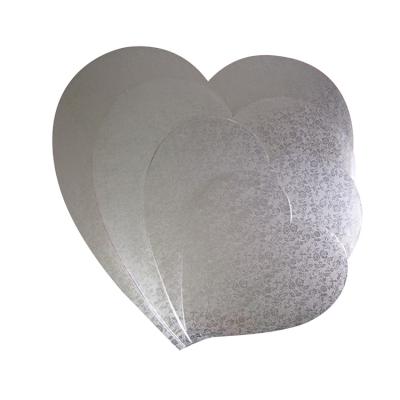 China Disposable Gathering Custom Size Cake Board Heart Form Cardboard Dessert Pastries Wedding Cake Gold Paper Base for sale