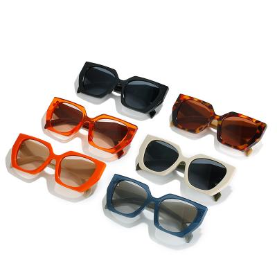 China Designer Fashion Women Sunglasses 2022 Fashion Sunglasses Top Brand Trendy Gafas Shading Square Frame Irregular Thick Rectangle Sunglasses for sale