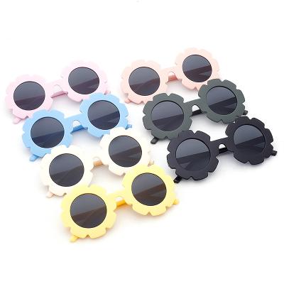 China Kids Sunglasses 2022 Wholesale Cute Fashionable UV Polarized Children Kids Sun Glasses PC Frame Candy Color Top Brand 400 Flower Sun Glasses for sale