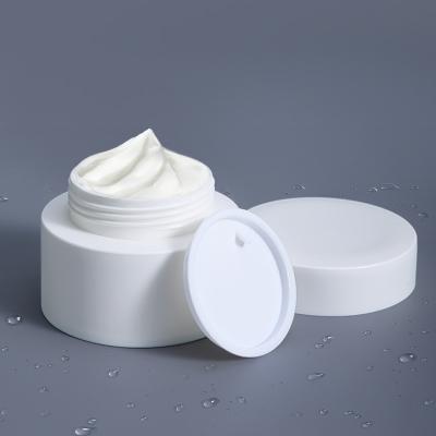 China UMETASS Plastic White Luxury Makeup Container for Face Cream and Sample Pots for sale