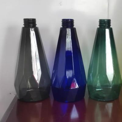 Cina Bicchiere d'acqua verde/grigio da 500 ml di plastica a nebbia fine a spruzzo continuo per disinfettante in vendita