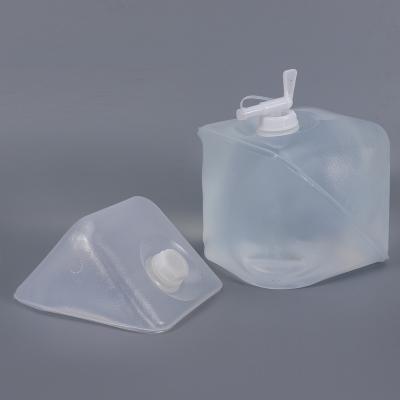 China Eco-vriendelijk opvouwbaar plastic Jerry Can Drinkwaterdrager 25 liter Te koop